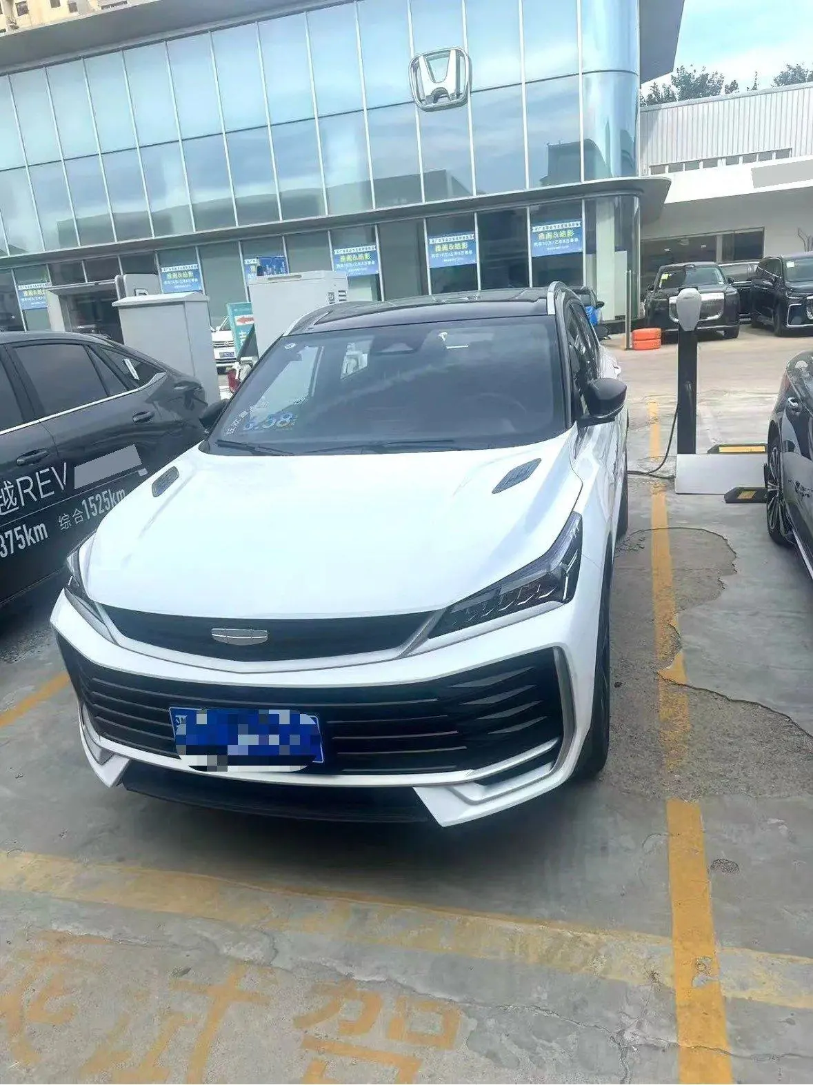 Открыть галерею: Geely 2025 Binyue L 1.5TD Xingyao Automatic Gear