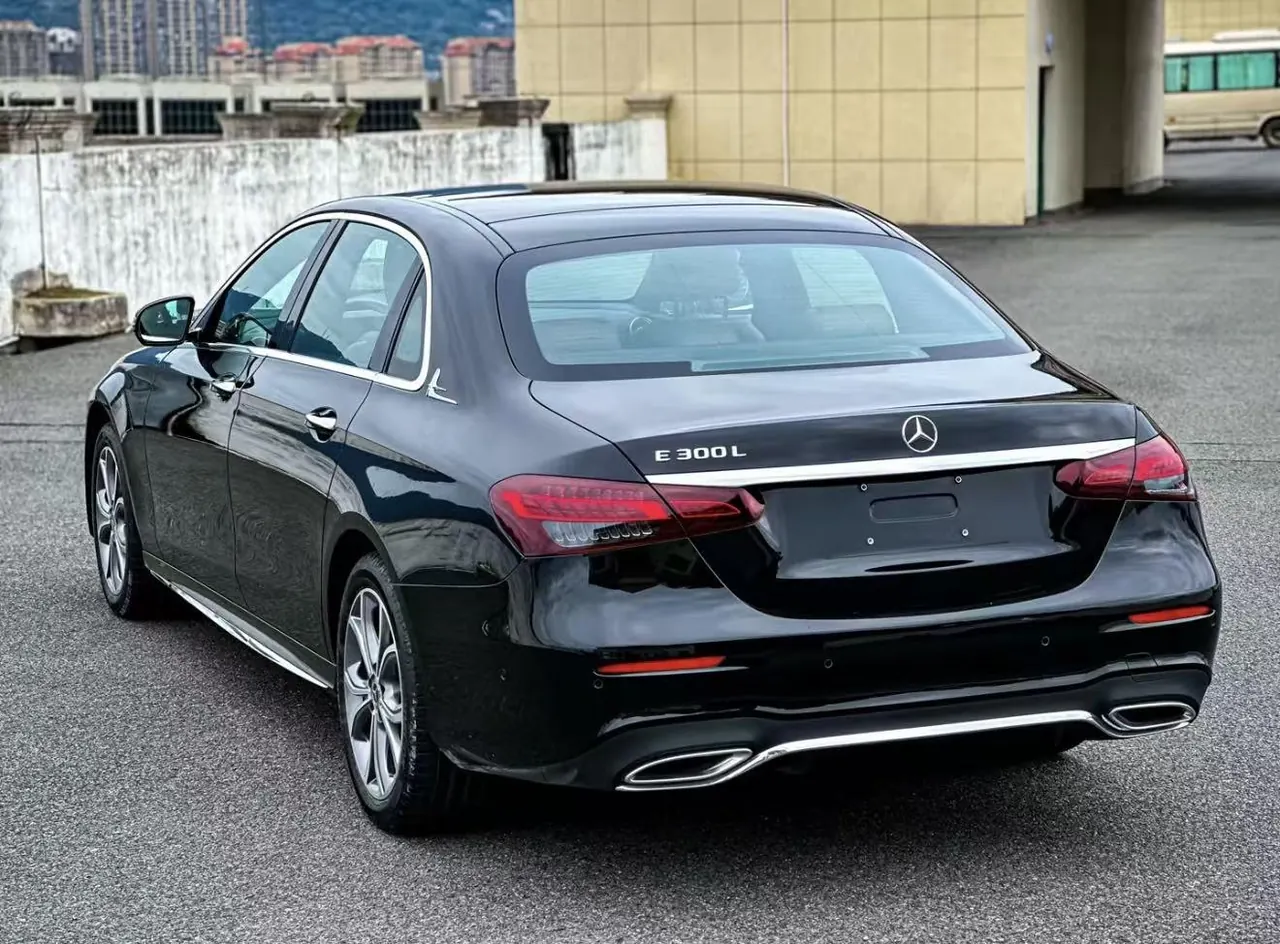 Mercedes Benz E-Class 2022 E 300 L 2.0T Sports Honorable Automatic Gear 2