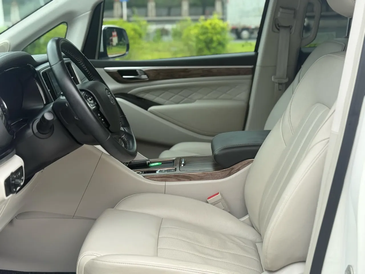 Chuanqi 2020 GM8 2.0T 390T Pilot Premium Automatic Gear 10