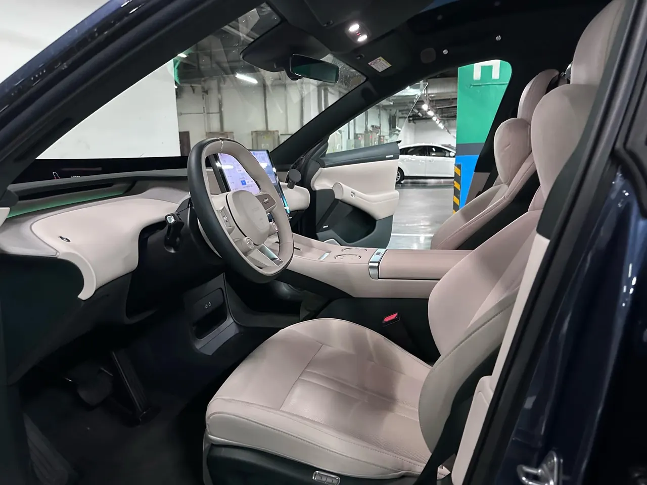 MI 2025 YU7 Long Endurance High Performance Four-wheel Drive Max Edition Automatic Gear 3