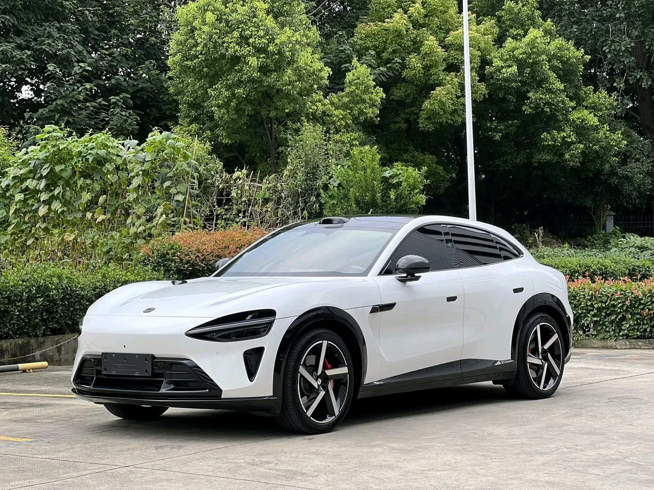 Open image lightbox: MI 2025 YU7 Long Endurance High Performance Four-wheel Drive Max Edition Automatic Gear