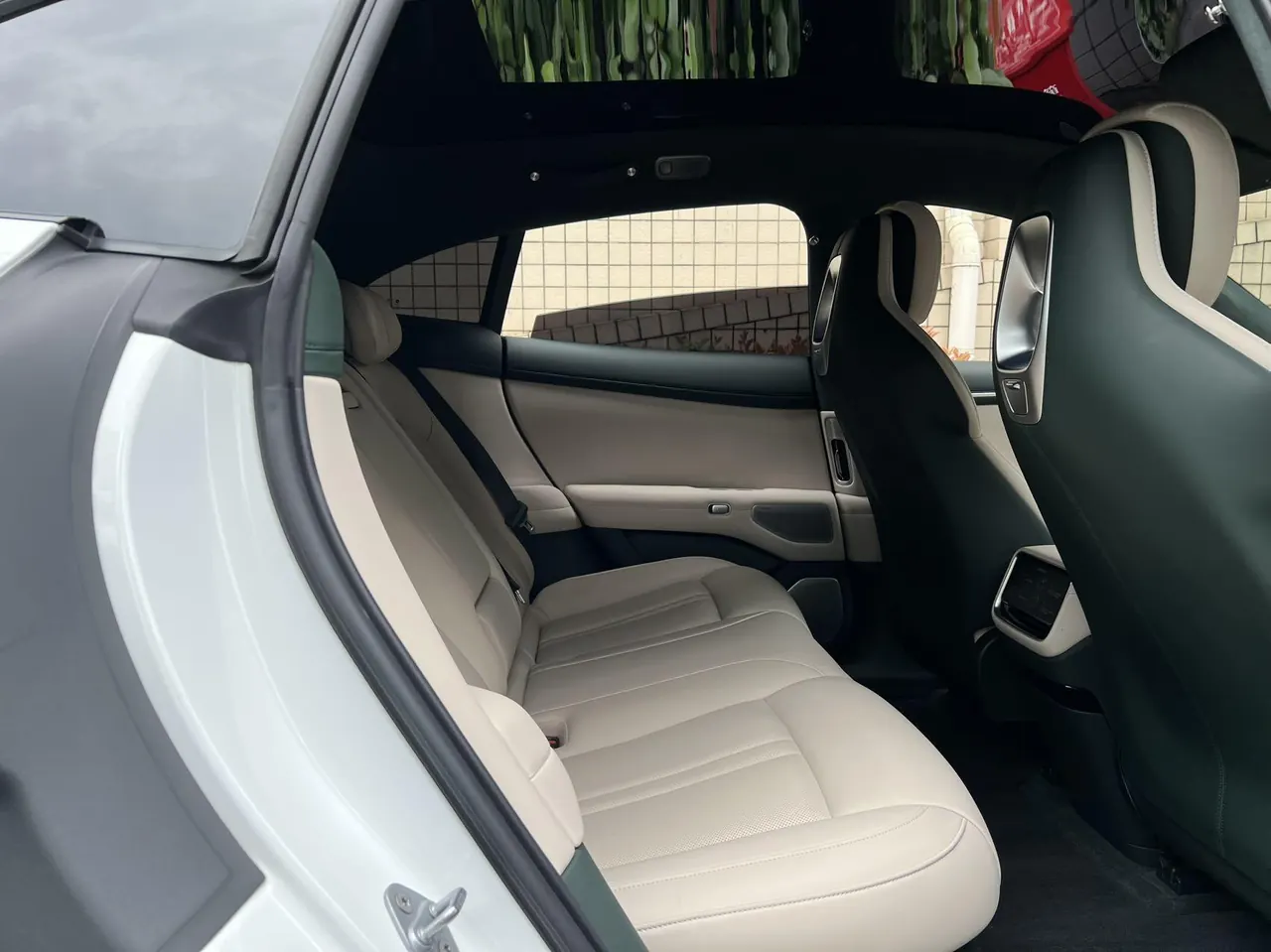 MI 2025 YU7 Long Endurance High Performance Four-wheel Drive Max Edition Automatic Gear 17