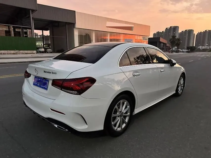 Mercedes Benz Class A 2021 A 200 L 1.3T Fashion Automatic Gear 8