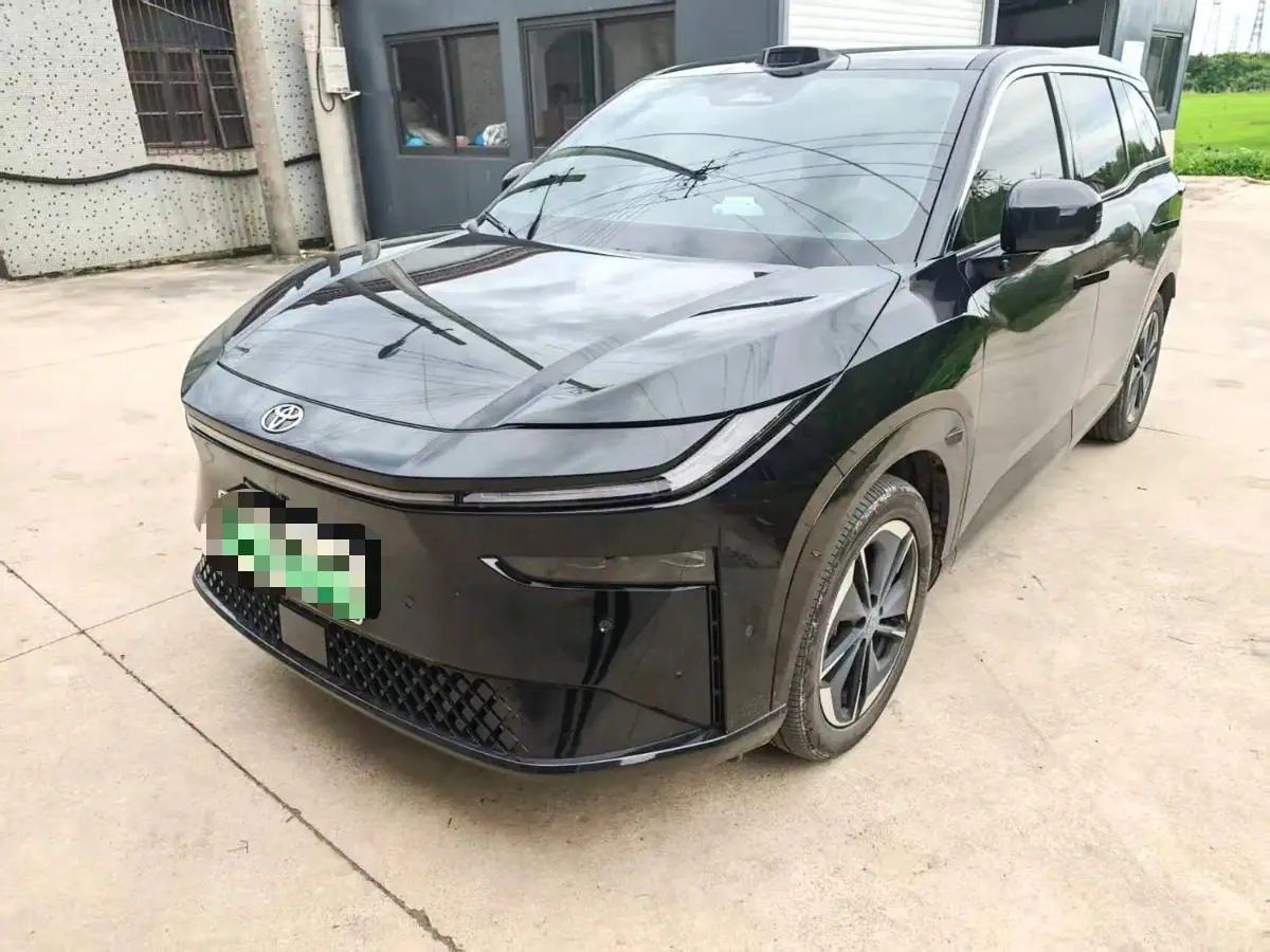 Открыть галерею: Toyota 2025 Platinum Intelligence 3X 520 Pro Advanced Intelligence Driving Edition Automatic Gear