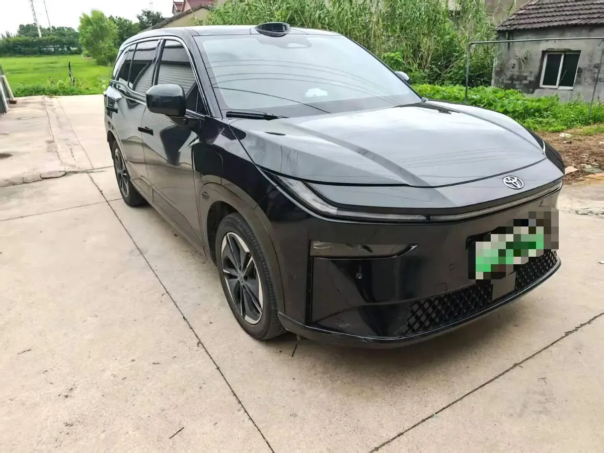 Toyota 2025 Platinum Intelligence 3X 520 Pro Advanced Intelligence Driving Edition Automatic Gear 2