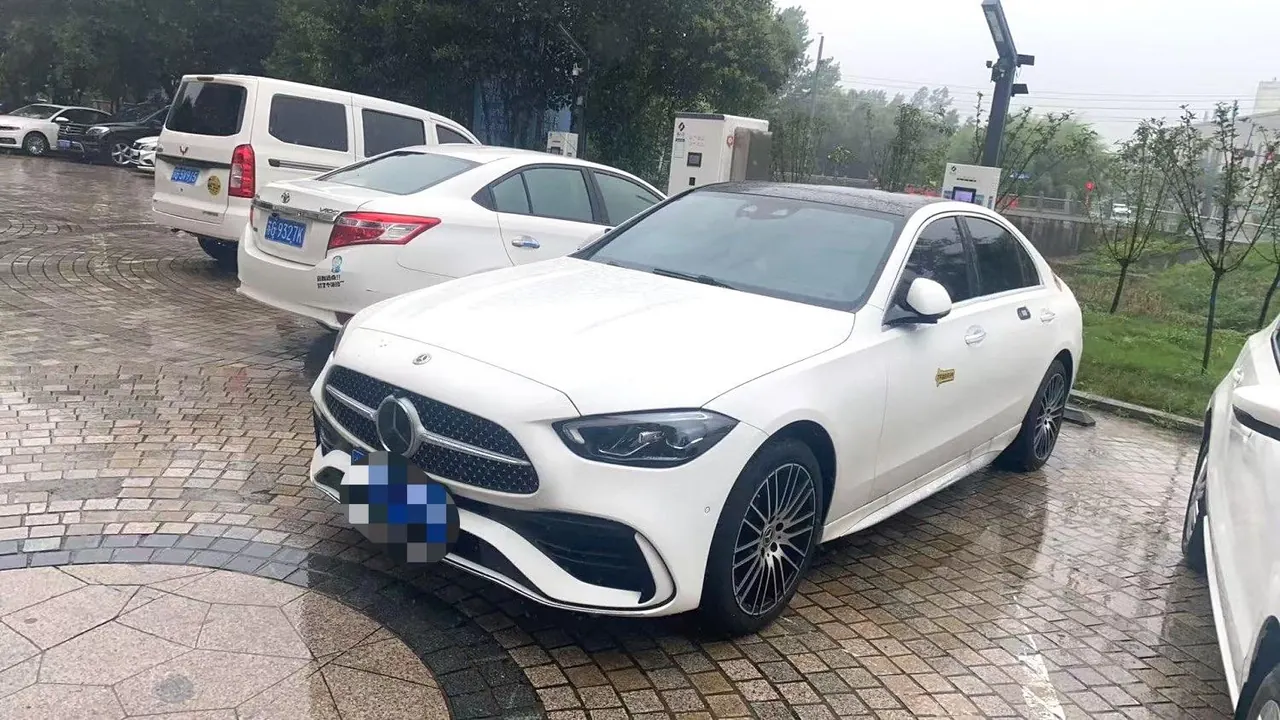Открыть галерею: Mercedes Benz Class C 2026 C 260 L 48V 2.0T Sports Edition Automatic Gear
