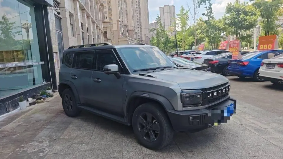Jetour 2023 Travelers 1.5T Two-Drive Discovery PRO Automatic Gear 5