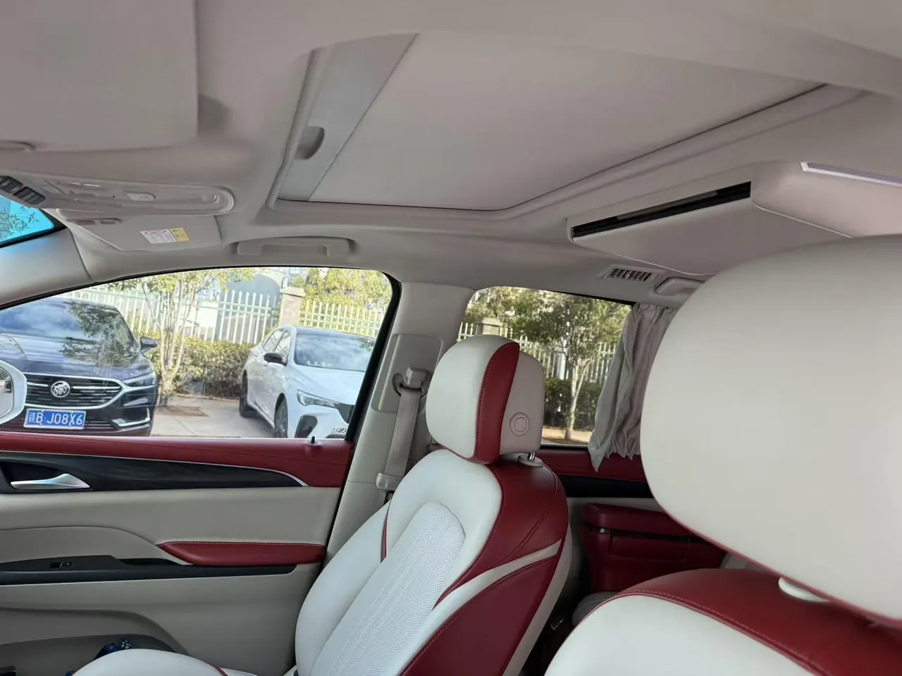 Buick 2021 GL8 ES Lu Zun 2.0T 653T Exclusive Automatic Gear 3