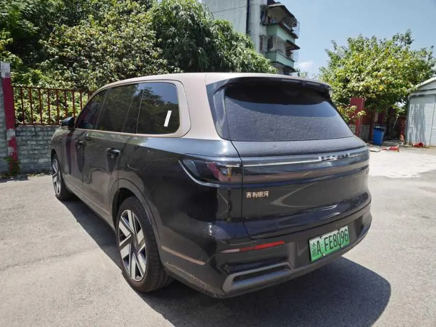 Geely Galaxy 2026 M9 1.5T 210km 4-wheel drive black gold intelligence obsidian version automatic gear 3