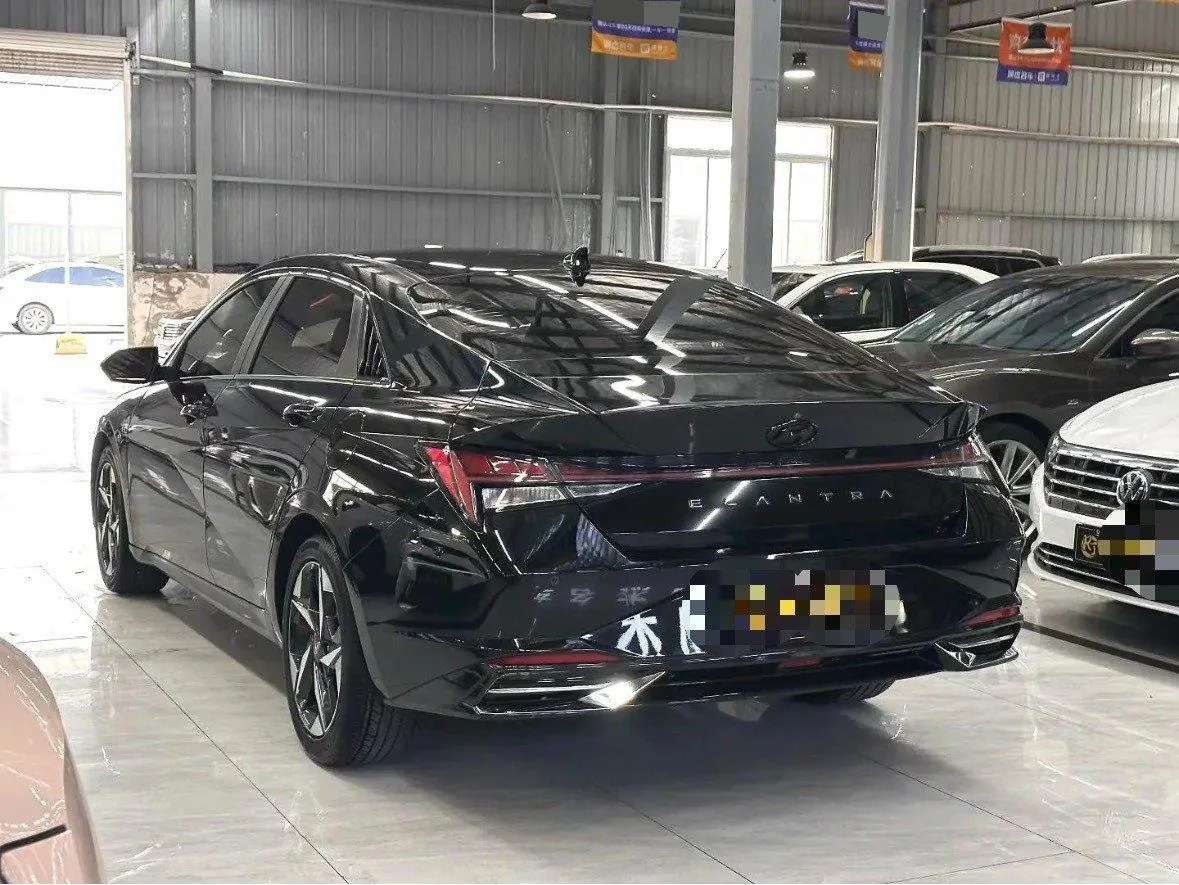 Hyundai 2021 Elantra -3-compartment 1.5 stepless LUX premium automatic gear 5