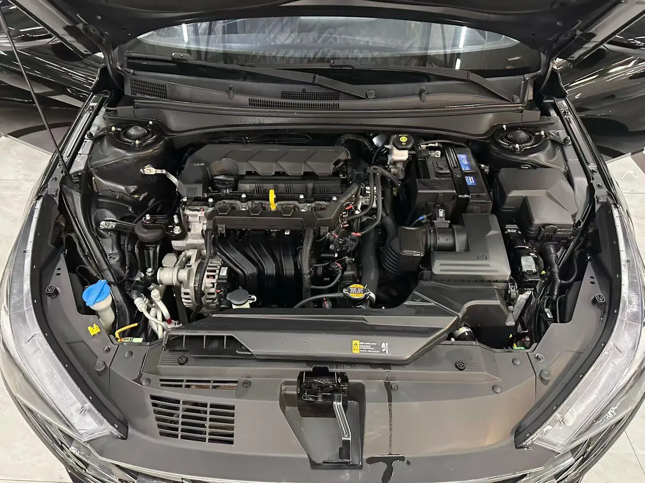 Hyundai 2021 Elantra -3-compartment 1.5 stepless LUX premium automatic gear 9