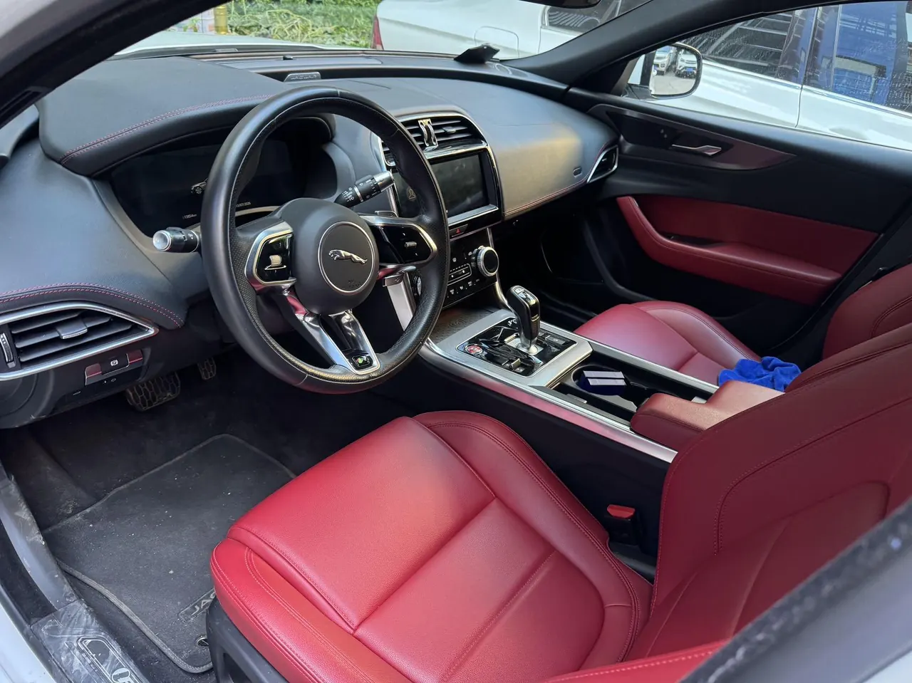 Jaguar 2023 XEL 2.0T 250PS R-DYNAMIC S Enterprising Sports Edition Automatic Gear 2