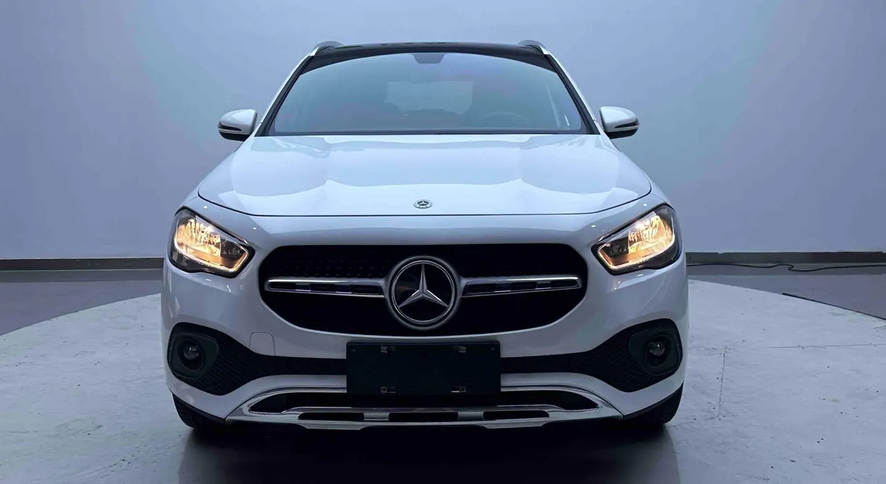 Mercedes Benz 2020 GLA 180 1.3T automatic gear 2