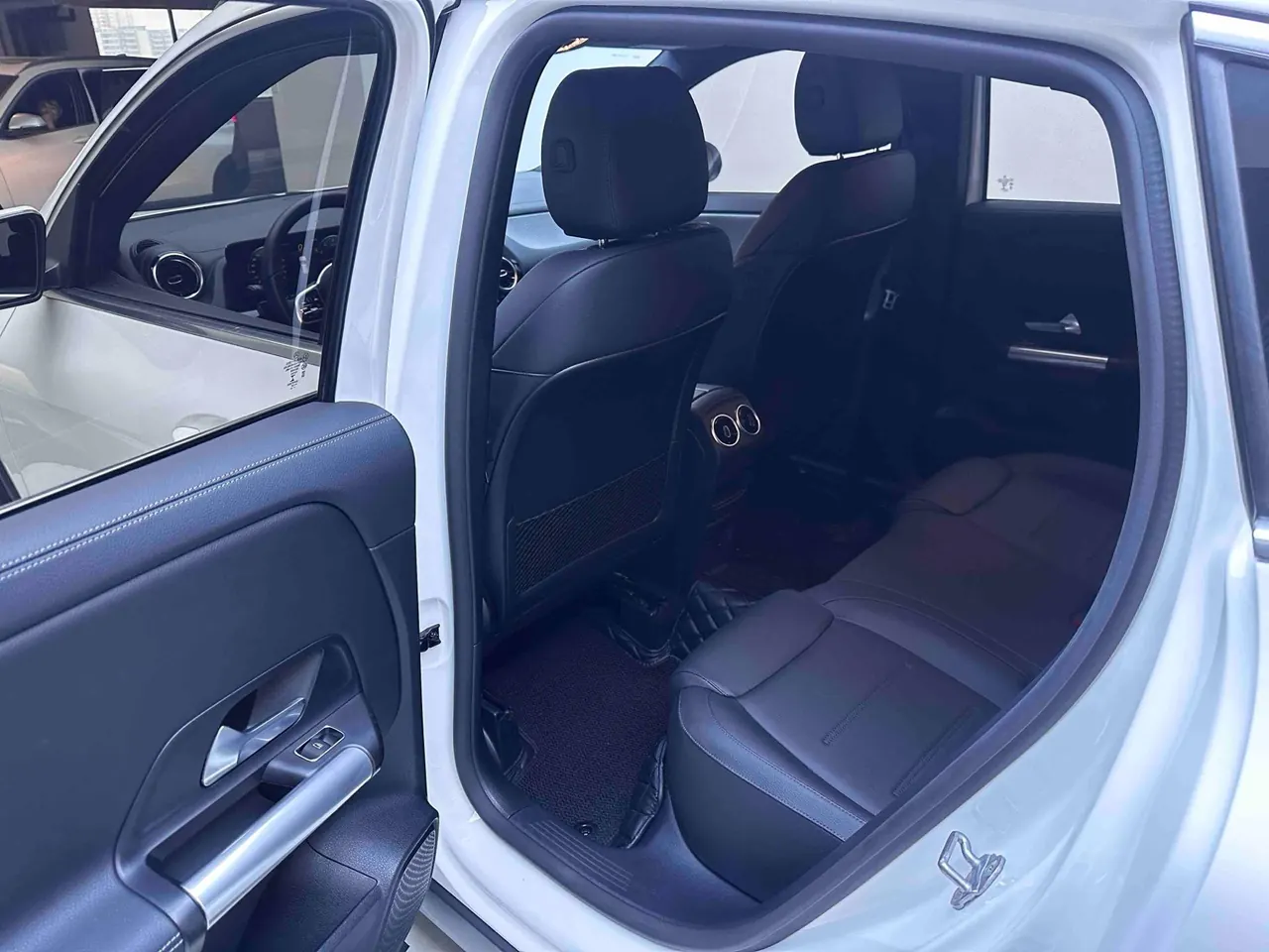 Mercedes Benz 2020 GLA 180 1.3T automatic gear 7
