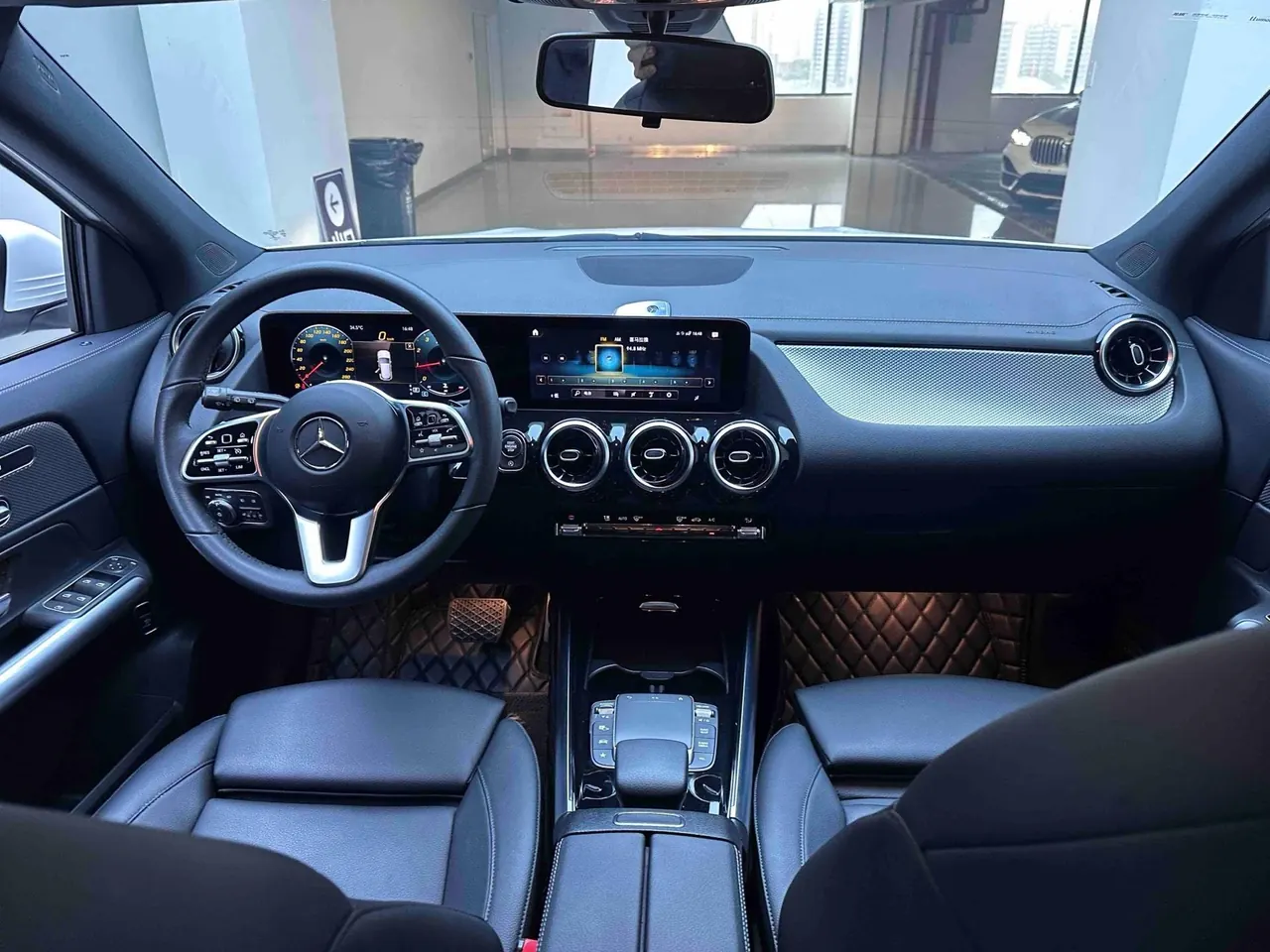 Mercedes Benz 2020 GLA 180 1.3T automatic gear 8