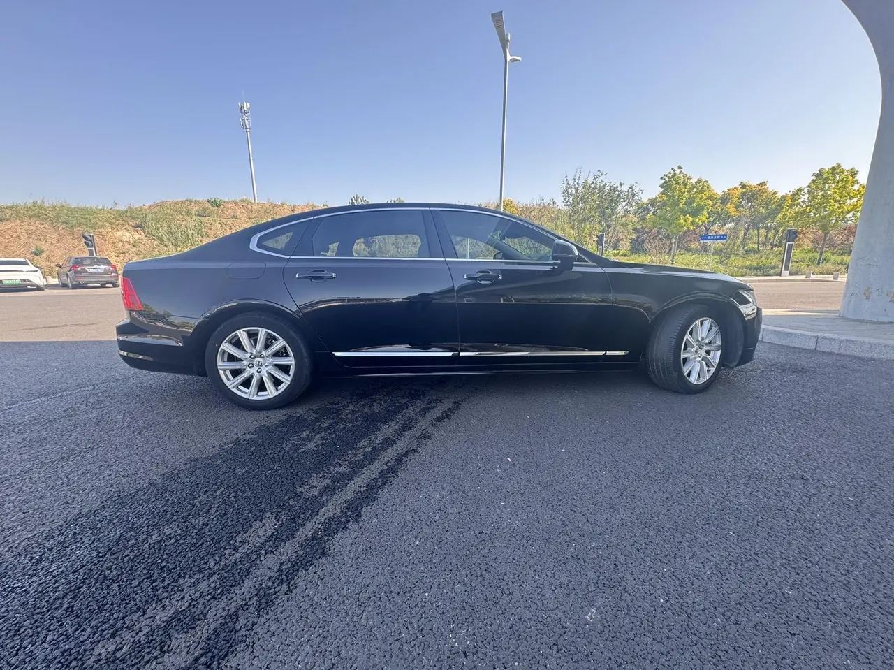 Volvo 2020 S90 2.0T T5 Zhiyi Deluxe Edition Automatic Gear 3