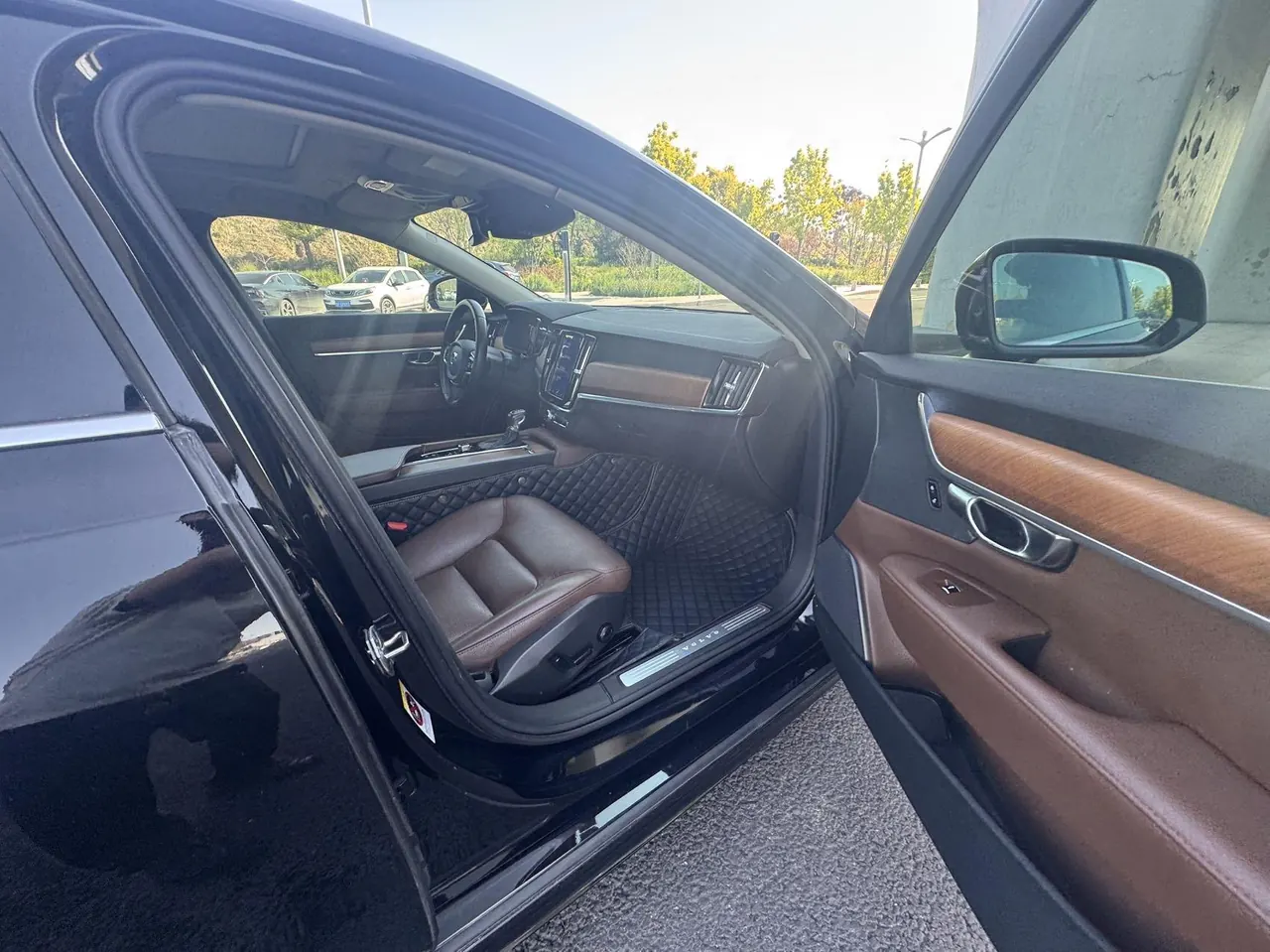 Volvo 2020 S90 2.0T T5 Zhiyi Deluxe Edition Automatic Gear 9