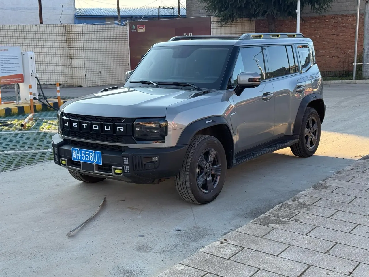 Jetour 2023 Travelers 1.5T Two-Drive Discovered Automatic Gear - View 1