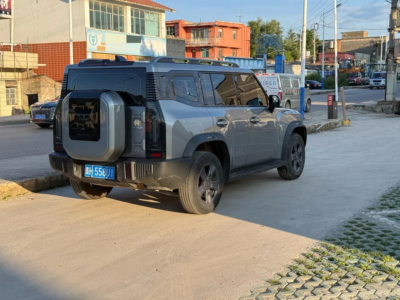 Jetour 2023 Travelers 1.5T Two-Drive Discovered Automatic Gear 12