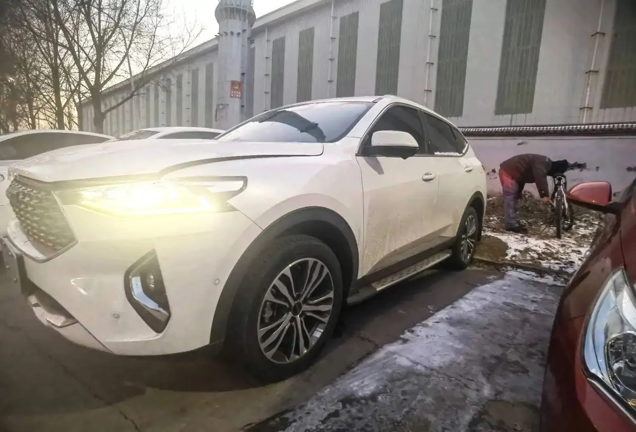 Открыть галерею: Haval 2020 F7 2.0T Two-Drive I-Fan Automatic