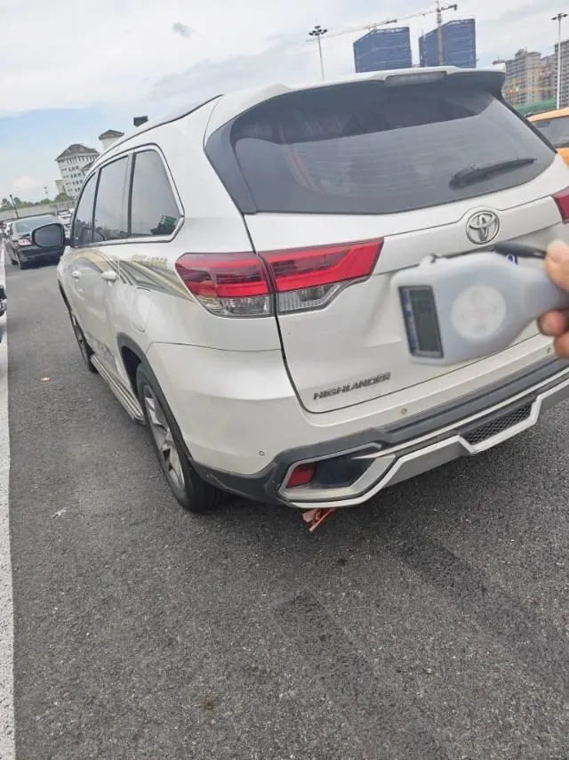 Toyota 2021 Highlander 2.0T 4-wheel drive deluxe 7-seat automatic gear 4