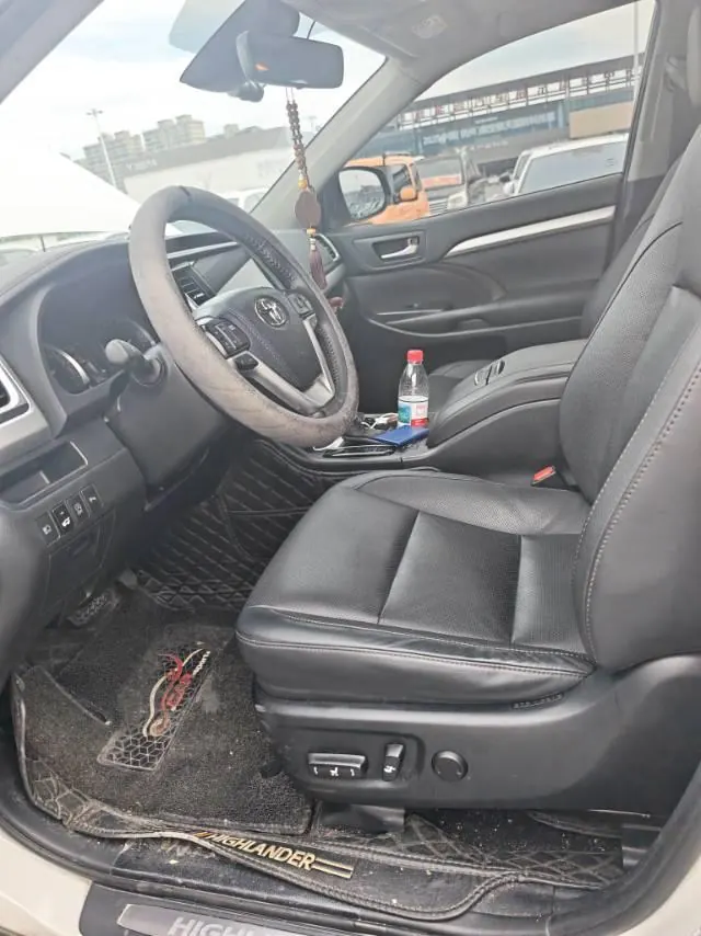 Toyota 2021 Highlander 2.0T 4-wheel drive deluxe 7-seat automatic gear 7