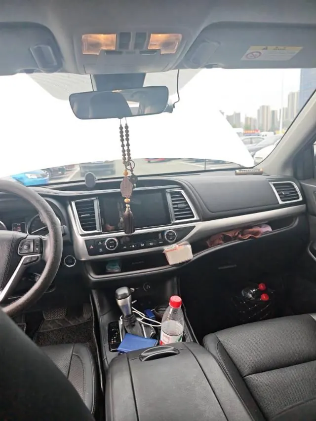 Toyota 2021 Highlander 2.0T 4-wheel drive deluxe 7-seat automatic gear 8