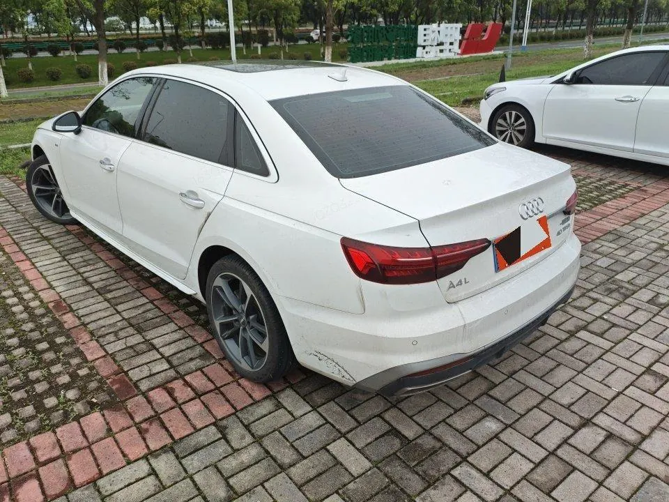 Audi 2020 A4L 2.0TFSI 40TFSI Fashion Dynamic Automatic 3