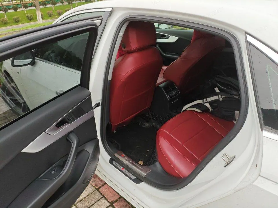 Audi 2020 A4L 2.0TFSI 40TFSI Fashion Dynamic Automatic 5