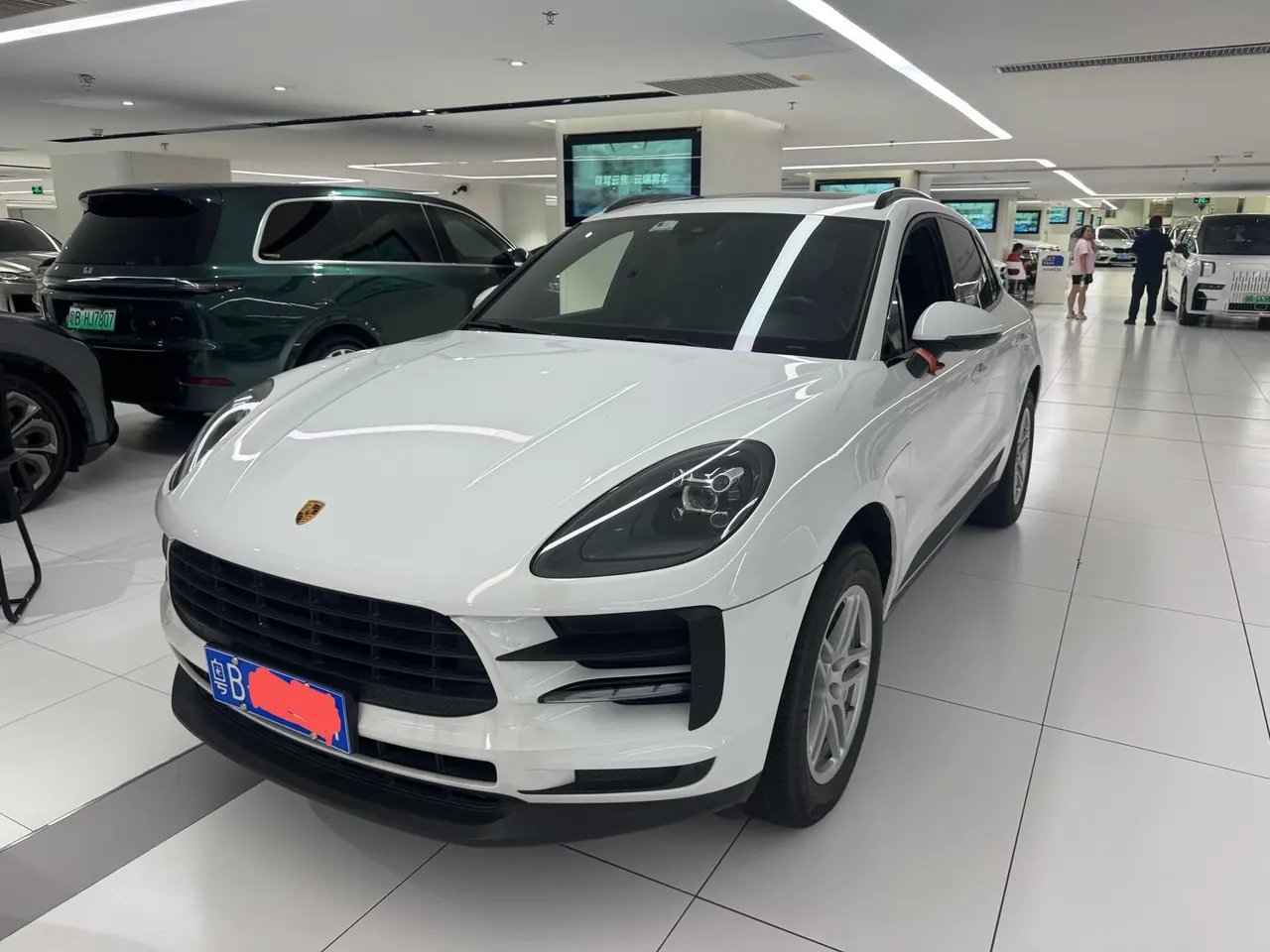 Open image lightbox: Porsche Macan (Imported) 2021 Macan 2.0T Automatic Gear