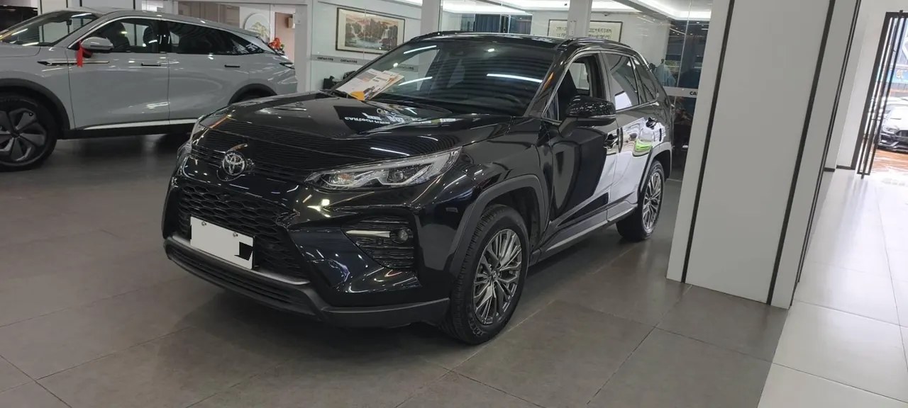 Открыть галерею: Toyota 2023 Willanda 2.0 Stepless Two-Drive Luxury PLUS Edition Automatic Gear