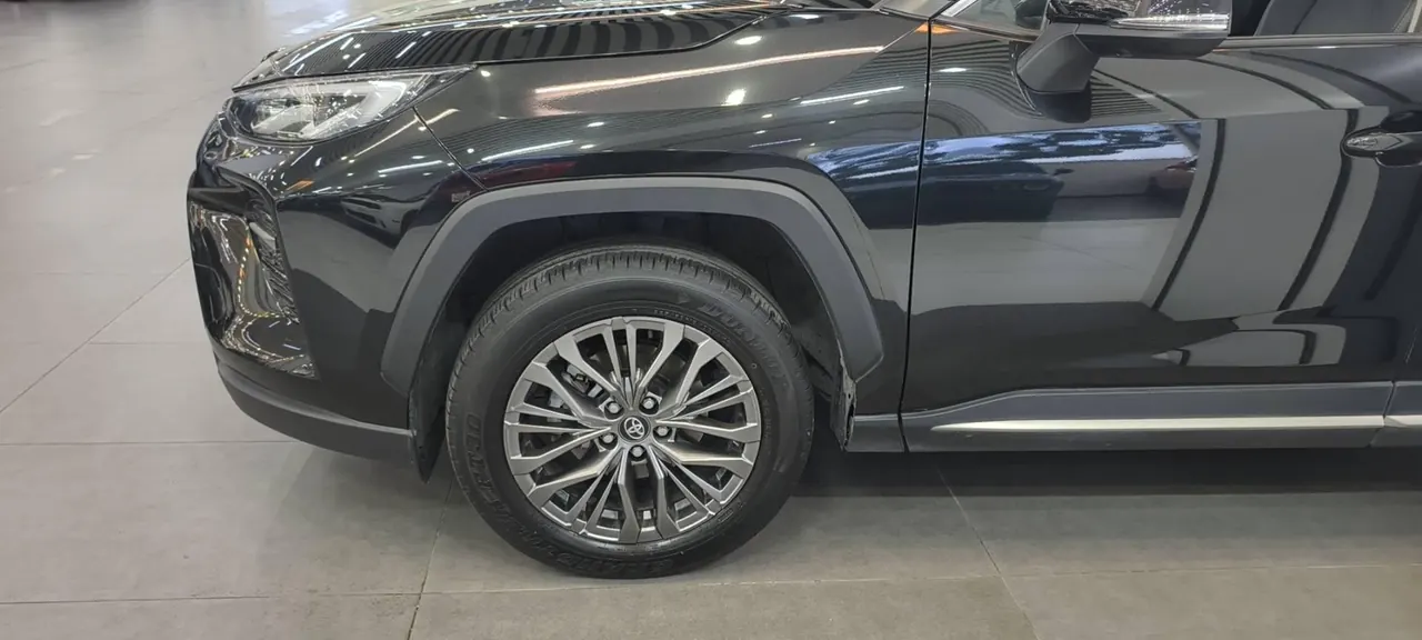 Toyota 2023 Willanda 2.0 Stepless Two-Drive Luxury PLUS Edition Automatic Gear 4