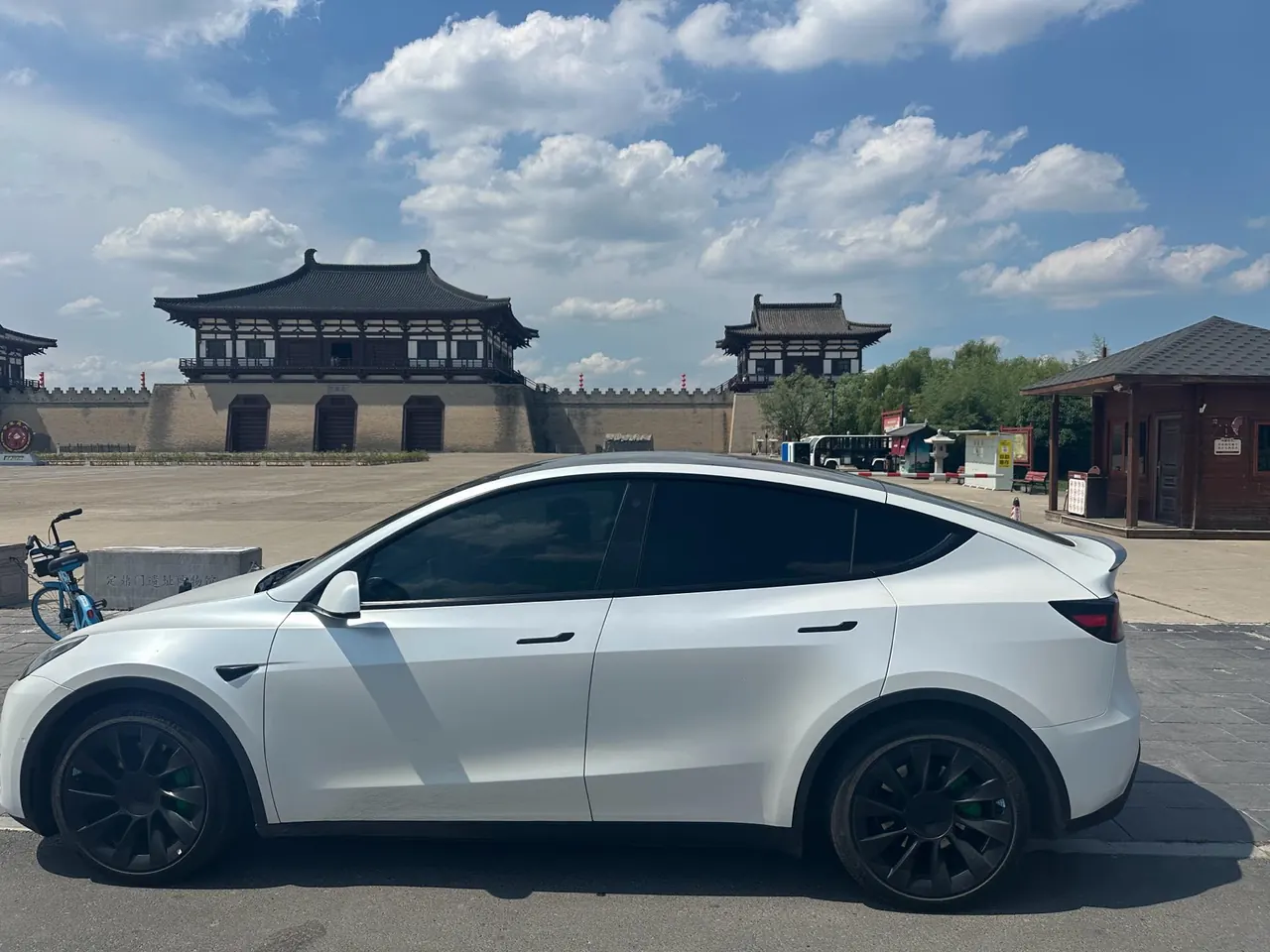 Tesla 2021 Model Y long endurance all-wheel drive version automatic transmission 2