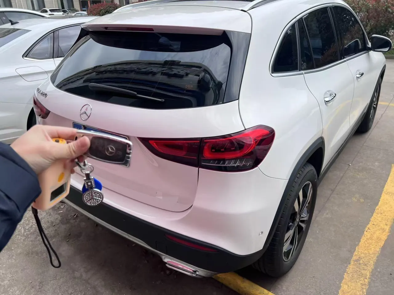 Mercedes Benz 2023 GLA 220 2.0T automatic gear 5