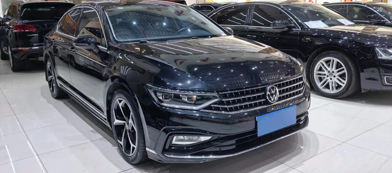 Volkswagen 2023 Magotan 2.0TSI 330TSI 2 million Commemorative Edition Leading Automatic Gear 3