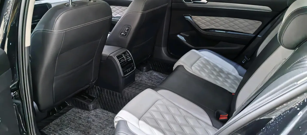 Volkswagen 2023 Magotan 2.0TSI 330TSI 2 million Commemorative Edition Leading Automatic Gear 5