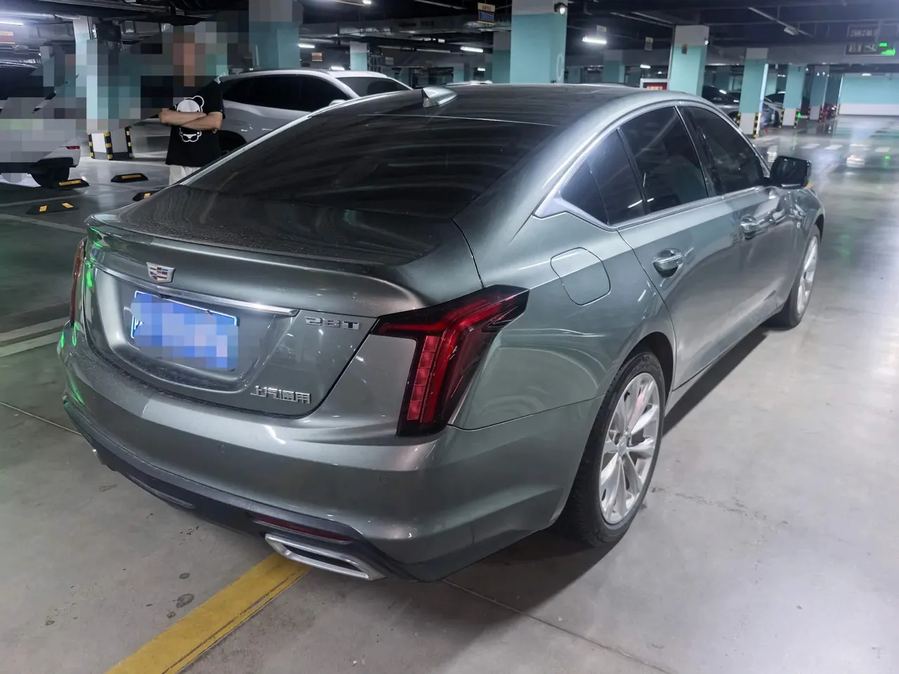 Cadillac 2023 CT5 2.0T 28T Luxury (Standard Edition) Automatic Gear 3