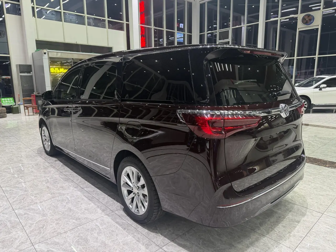 Buick 2020 GL8 Avenir 2.0T Six-seat Sage Edition Automatic Gear 13