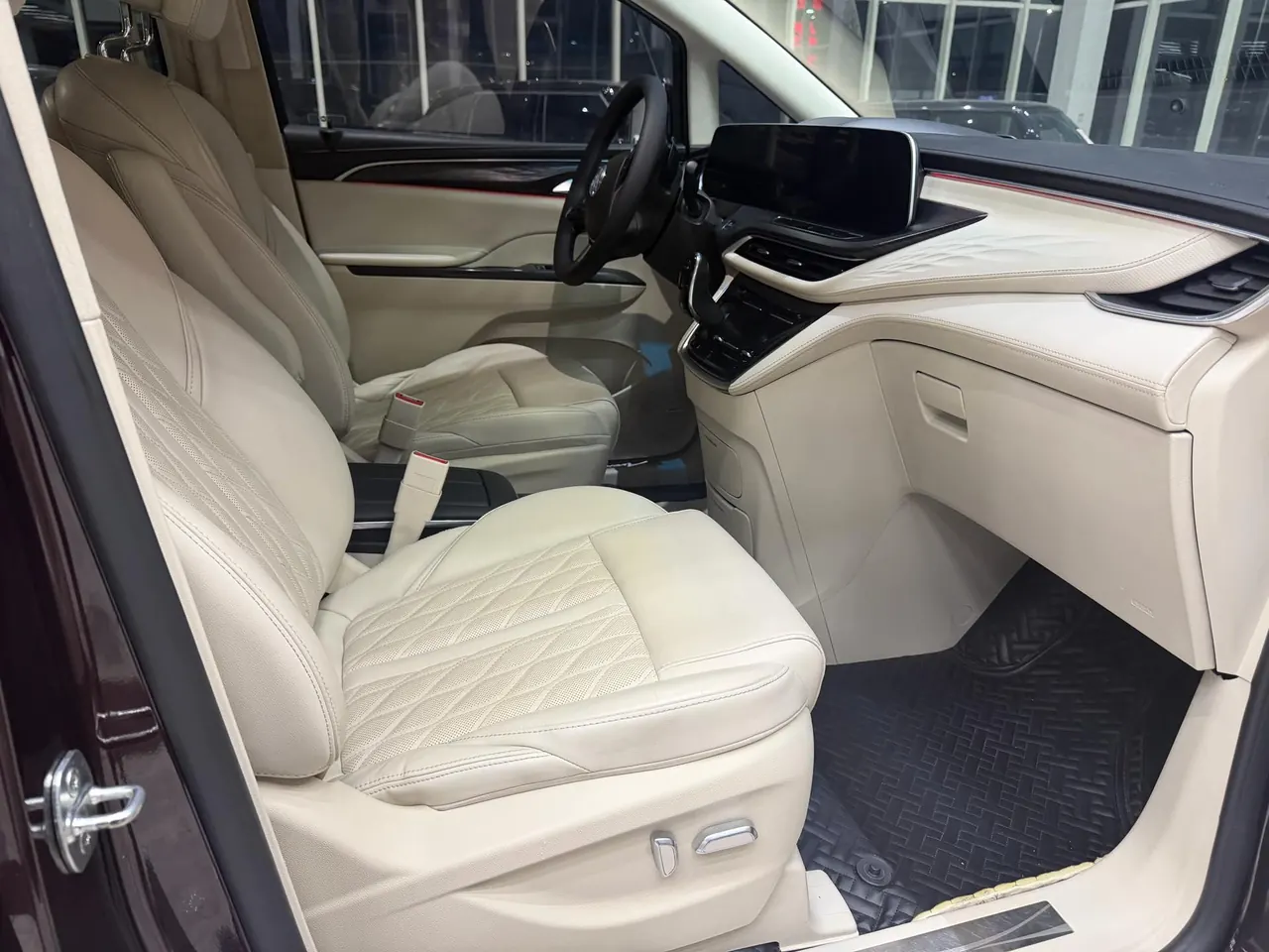 Buick 2020 GL8 Avenir 2.0T Six-seat Sage Edition Automatic Gear 4