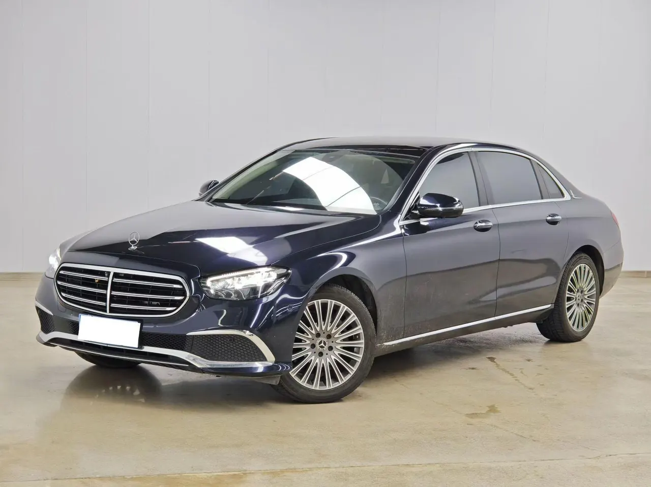 Mercedes Benz E Class 2023 E 300 L 2.0T Luxury Automatic Gear - View 1
