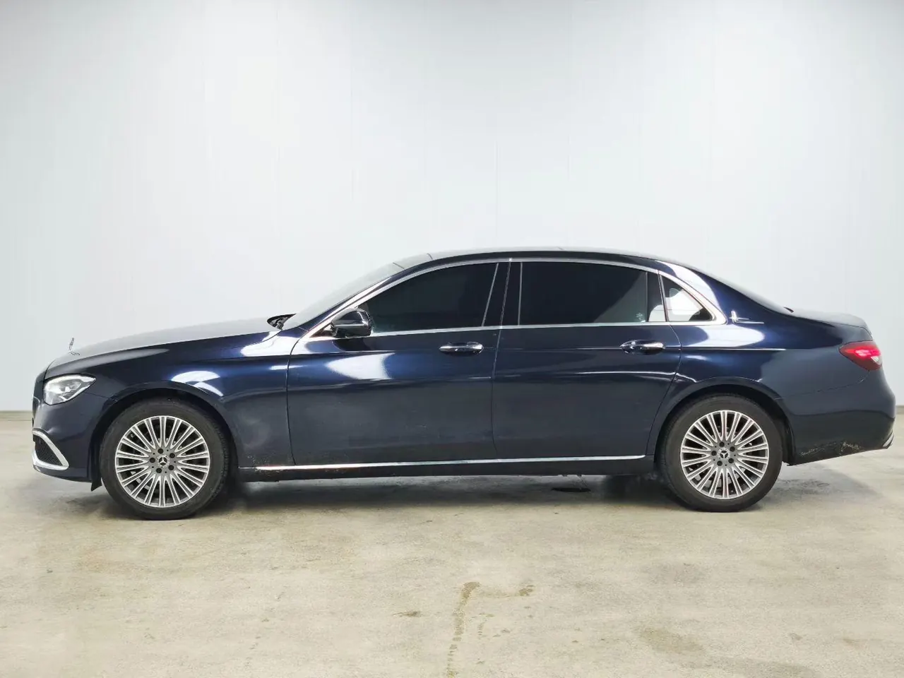 Mercedes Benz E Class 2023 E 300 L 2.0T Luxury Automatic Gear 9