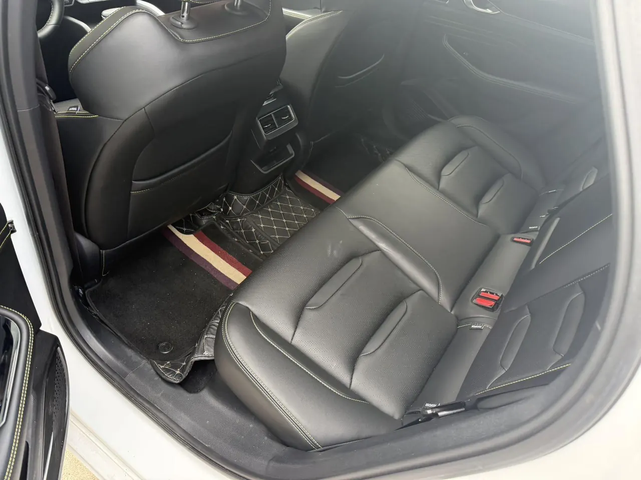 Geely 2023 xingrui 1.5TD rocking version of automatic gear 2