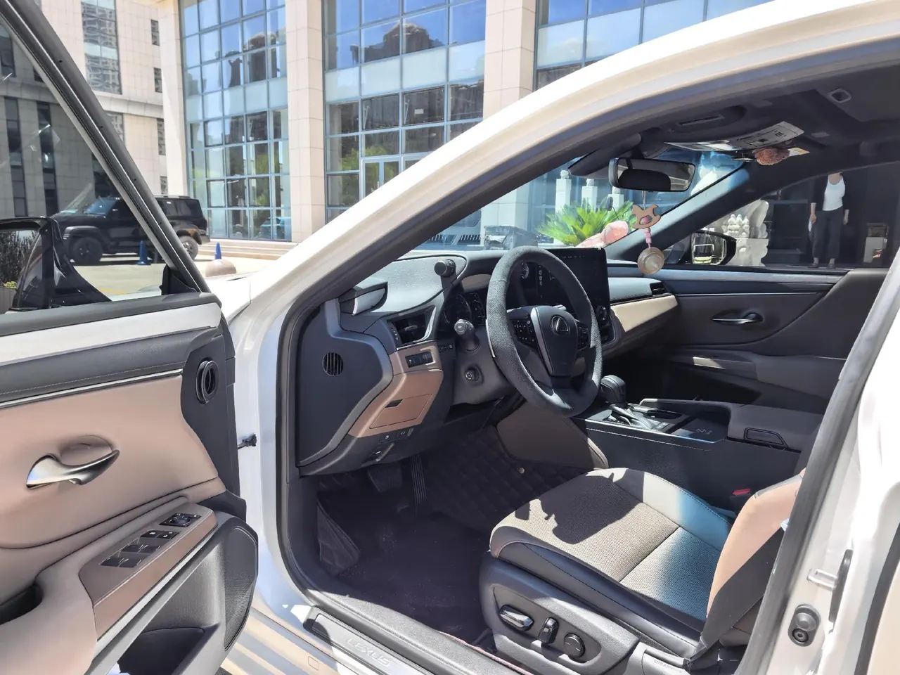 Lexus ES (Imported) 2025 ES300h 2.5 Stepless Premium Edition Automatic Gear 4