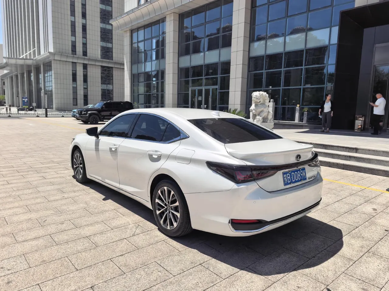 Lexus ES (Imported) 2025 ES300h 2.5 Stepless Premium Edition Automatic Gear 7