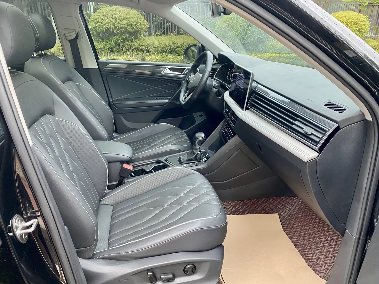 Volkswagen 2022 Tiguan L R-Line 2.0TSI 330TSI Two-Drive R-Line Overdrive Automatic Gear 11