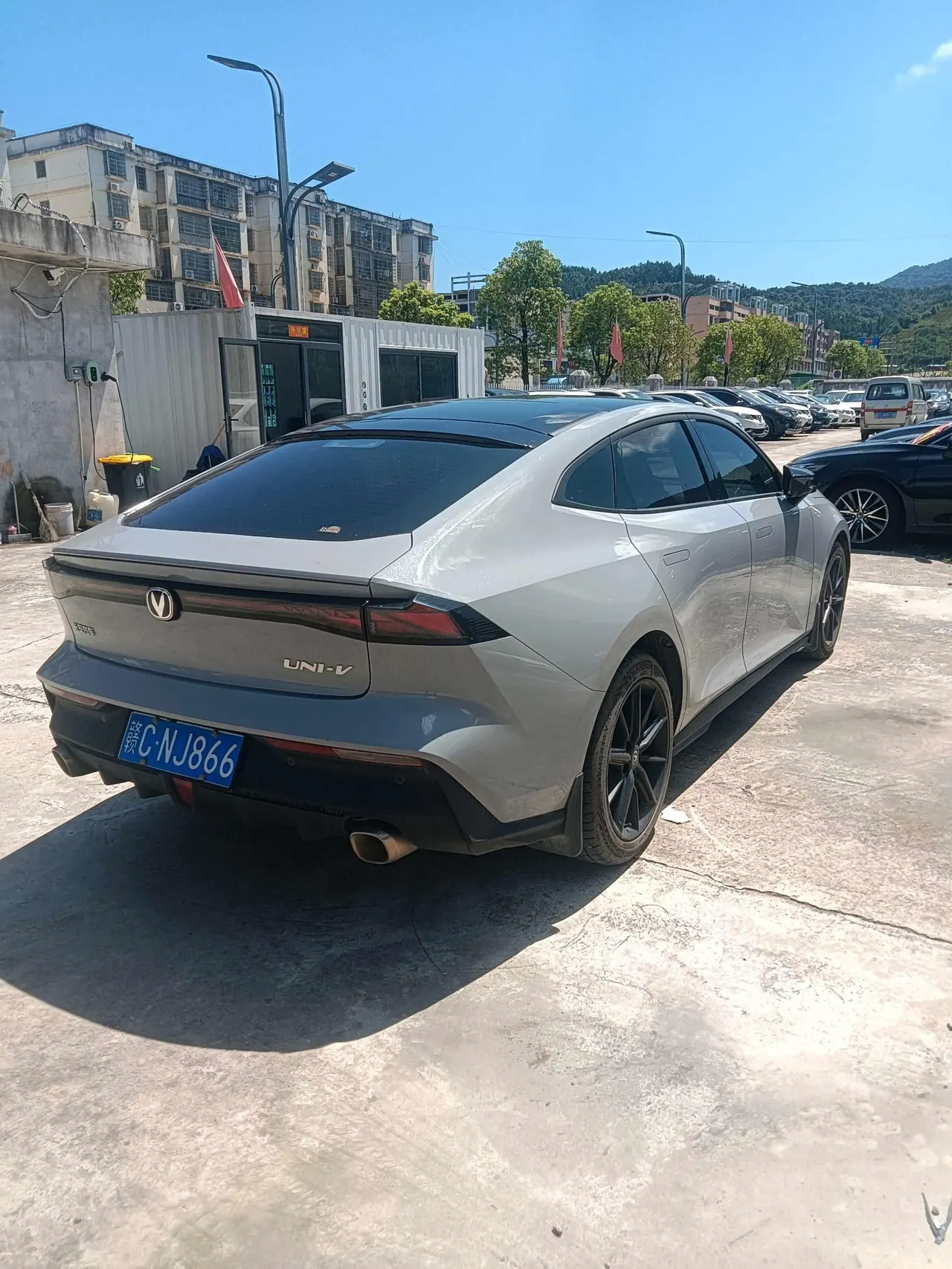 ChangAn 2023 UNI-V 1.5T honorable automatic gear 3