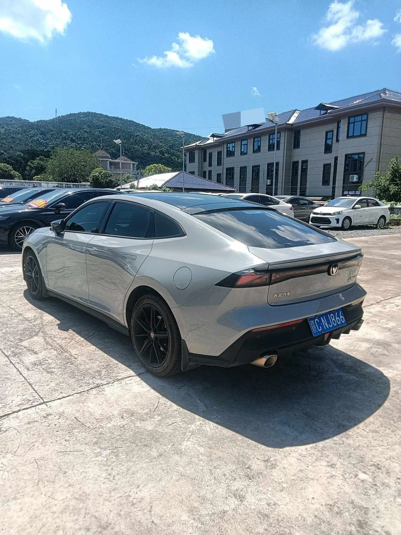 ChangAn 2023 UNI-V 1.5T honorable automatic gear 4