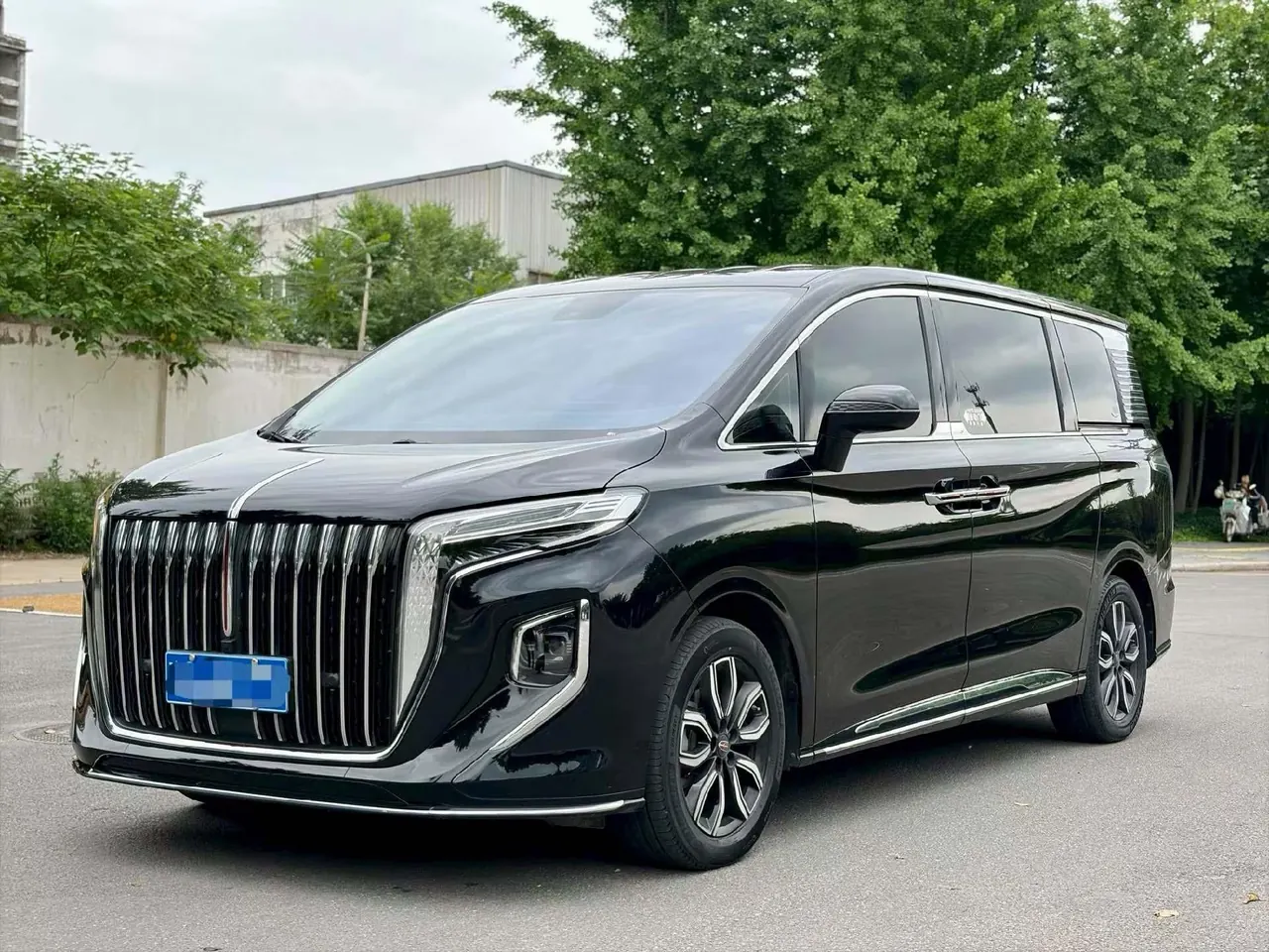 Open image lightbox: HongQi 2023 HQ9 48V 2.0T Zhilian Flag Yue Edition Automatic Gear
