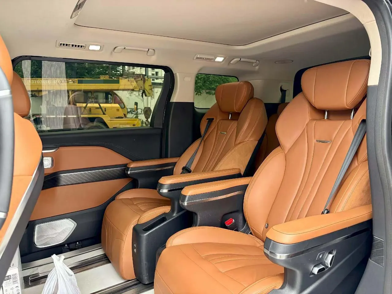HongQi 2023 HQ9 48V 2.0T Zhilian Flag Yue Edition Automatic Gear 4