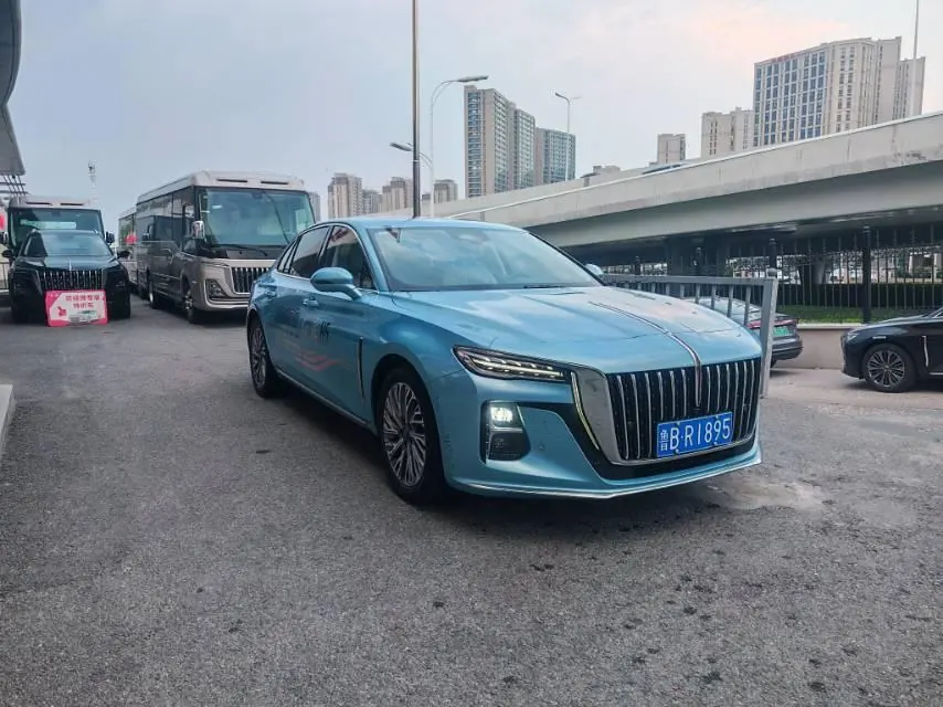 HongQi 2023 H5 2.0T Zhilian Flag Collar Edition Automatic Gear 2